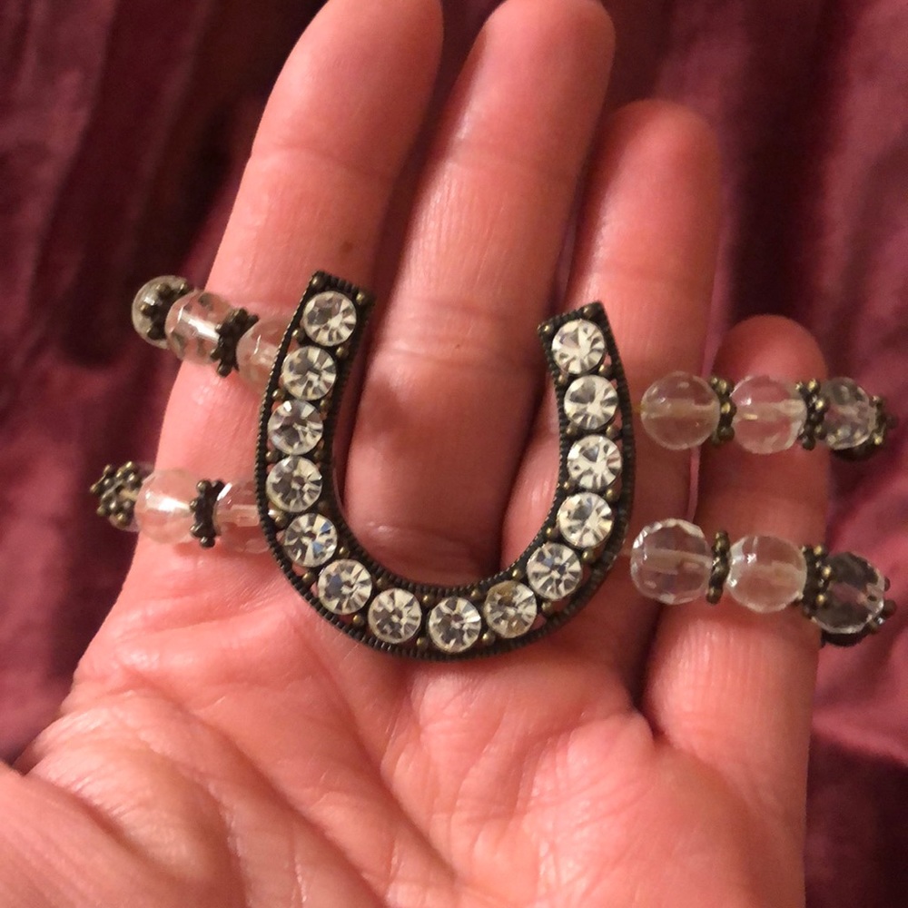 NWT horseshoe bracelet with clear crystals